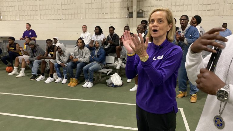 Kim Mulkey Takes LSU WBB To Visit Largest Max-Security Prison In U.S. – uBetMobile.com