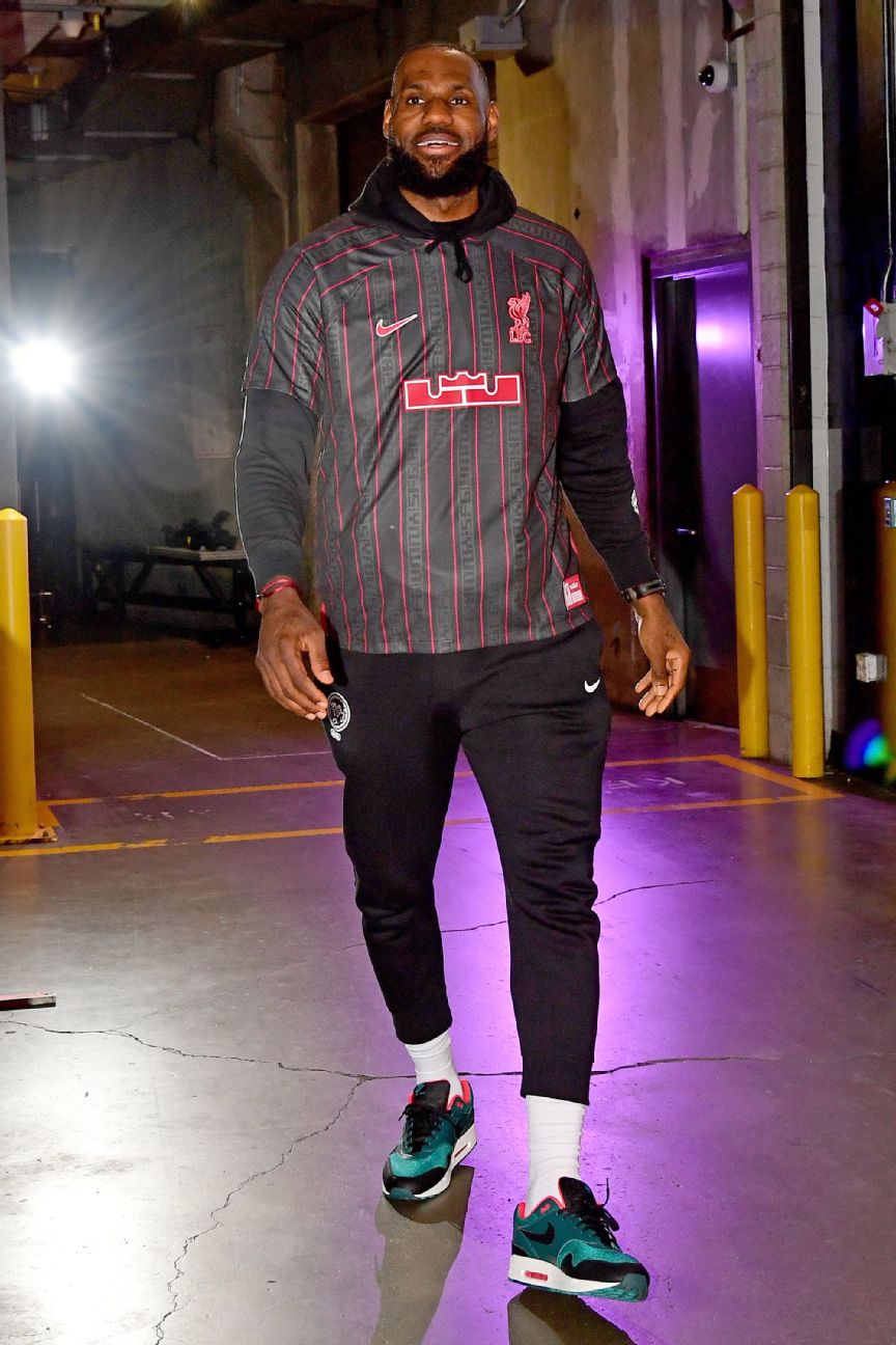 LeBron x Liverpool: James reveals jersey in collab with Premier League giants &#8211; uBetMobile &#8211; 2023