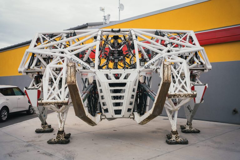 Sapphire Las Vegas Strip Club Patrolled By Giant Robot for CES Weekend – uBetMobile.com