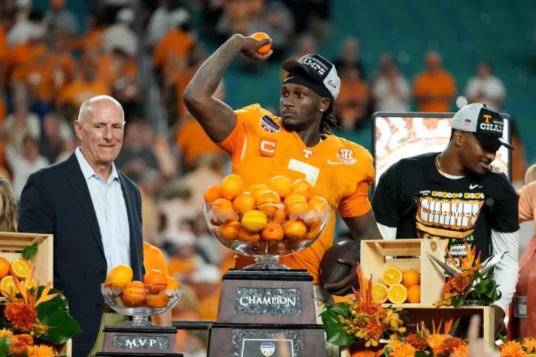 Tennessee QB Tayven Jackson Enters Portal; Vols’ Starter Battle Now Between Joe Milton III, 5-Star Signee Nicholaus Iamaleava – Mobile Betting Online – uBetMobile.com