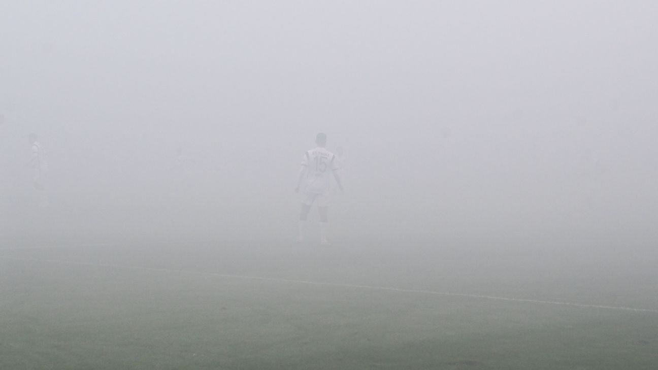 &#8216;What&#8217;s going on?&#8217; Thick fog stops fans from seeing match happening right in front of them &#8211; uBetMobile &#8211; 2023