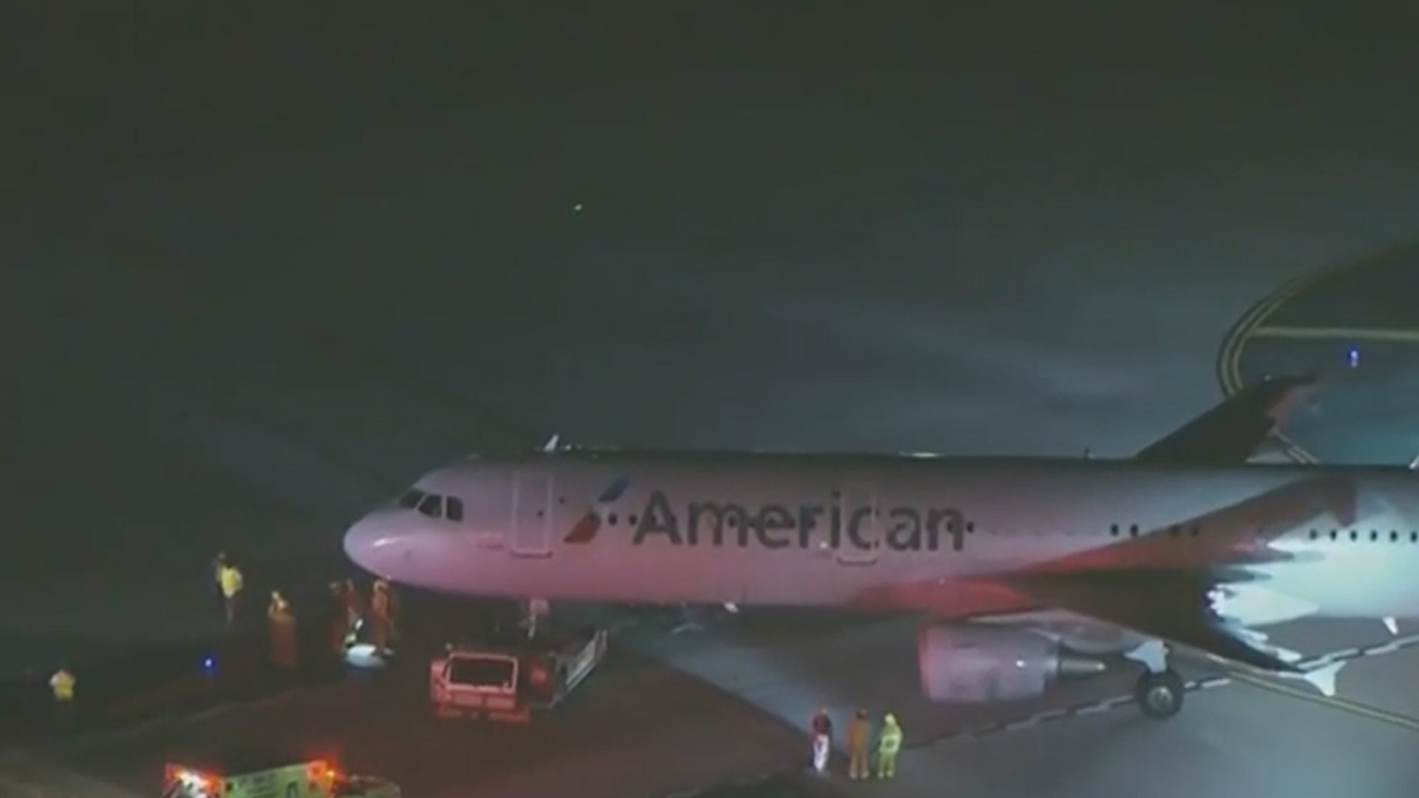 , American Airways Jet Collides With Shuttle Bus At LAX, 5 Injured | News and Gossip