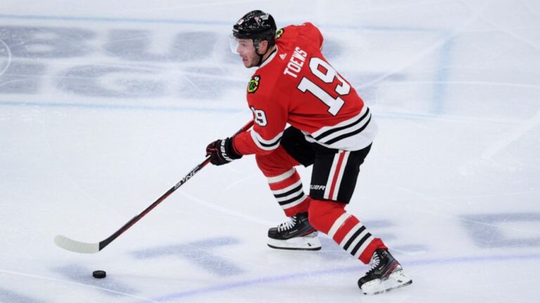 Blackhawks C Toews coping with lengthy COVID-19 signs | News and Gossip