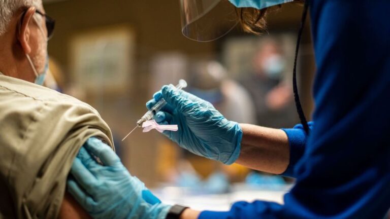 CDC provides Covid-19 photographs to checklist of routine vaccines for teenagers and adults | News and Gossip
