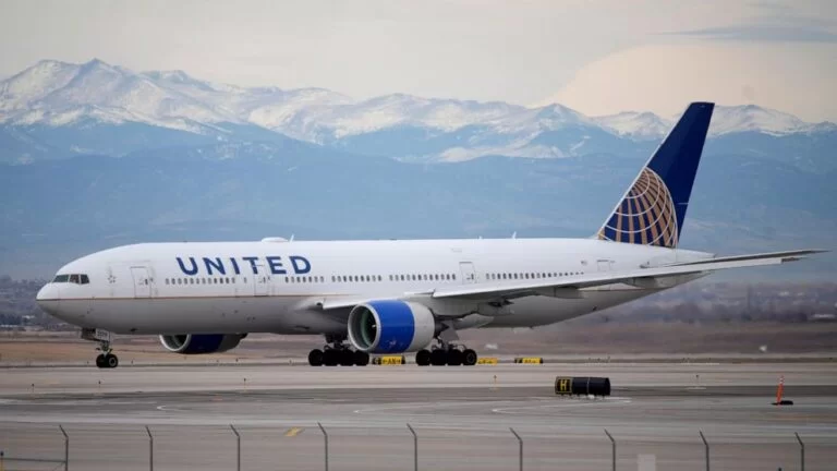 Feds probe United airplane’s December dip close to ocean off Hawaii | News and Gossip