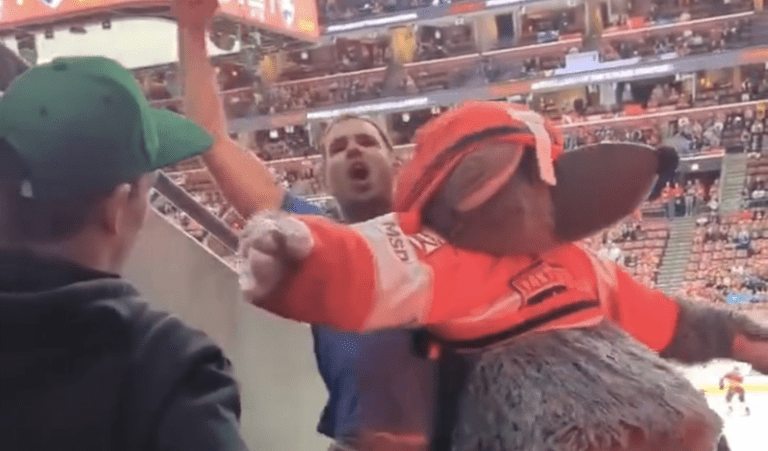 Florida Panthers Rat Mascot Is Roughed Up By Tampa Bay Fan & Now The Team Is Investigating – Mobile Betting Online – uBetMobile.com