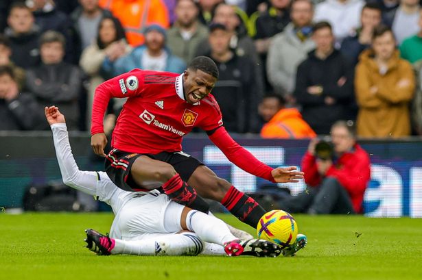 Man Utd followers demand red card as Leeds star cuts down Tyrell Malacia after six minutes | News and Gossip