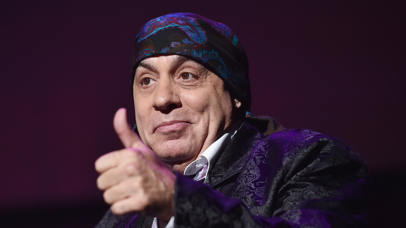 , Musician Steven Van Zandt items Jamie Raskin a bandana, needs him a &#8216;speedy&#8217; restoration | News and Gossip