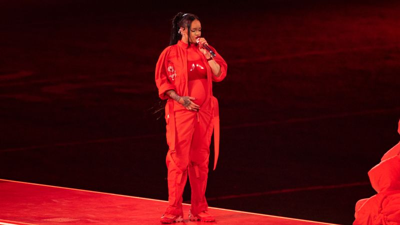 , Rihanna tells us she&#8217;s pregnant in probably the most entertaining manner | News and Gossip