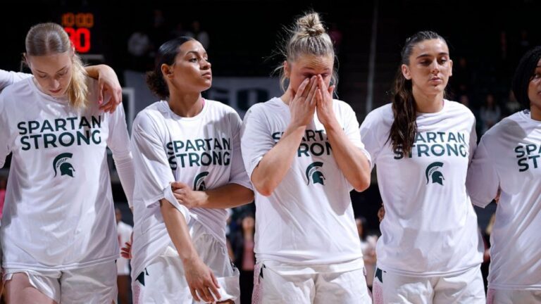 Spartans pregame ceremony honors 3 killed in campus taking pictures | News and Gossip